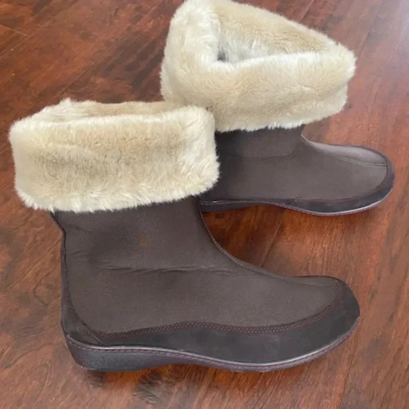 Aetrex Berries Boots Women's Brown Mid Calf Fur Size 10.5 - Picture 8 of 11